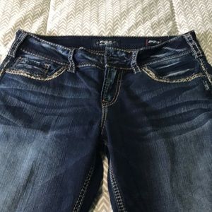 Silver jeans. Suki mid skinny.